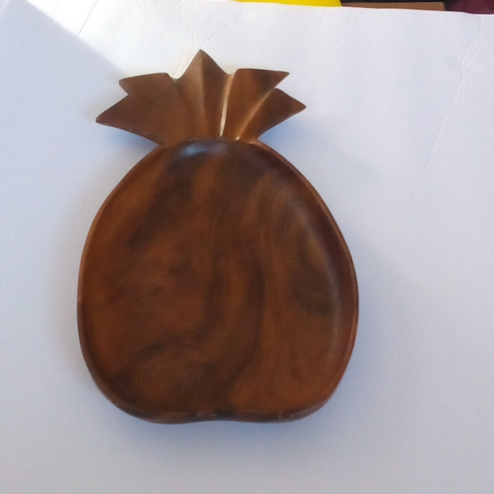 Leilani pineapple shaped Monkey pod